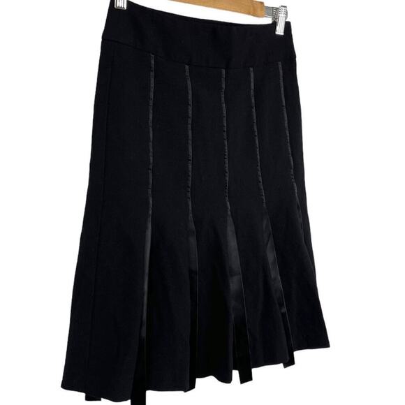 Escada 100% New Wool Pleated Ribbon Accents Knee-Length Black Skirt Size 34 - Picture 14 of 15
